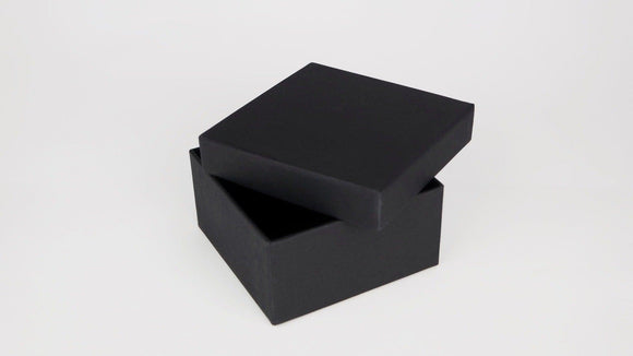 Square box S - matt black